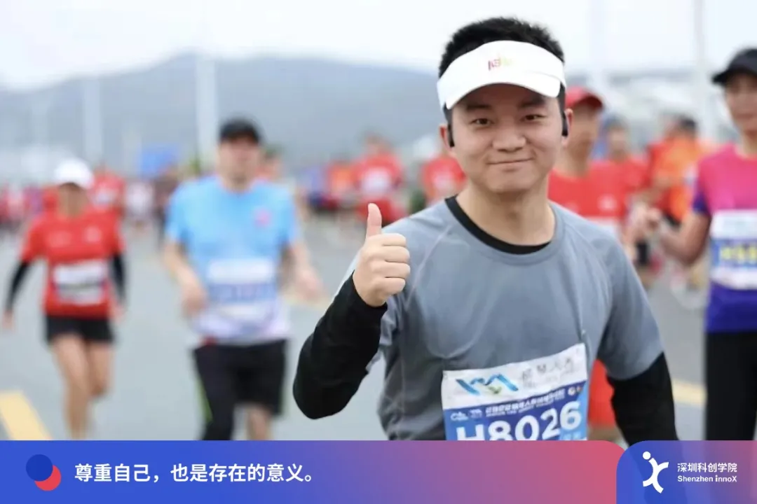 不卷绩点和保研，00后小镇青年靠兴趣逆袭做出“百万事业”？